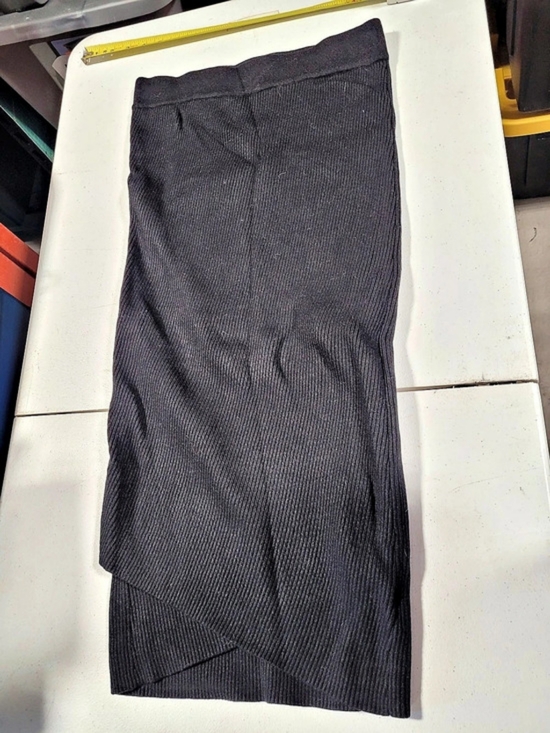 Dee Elly Dresses & Skirts - dee elly Ribbed Skirt in Black Size Medium Like New